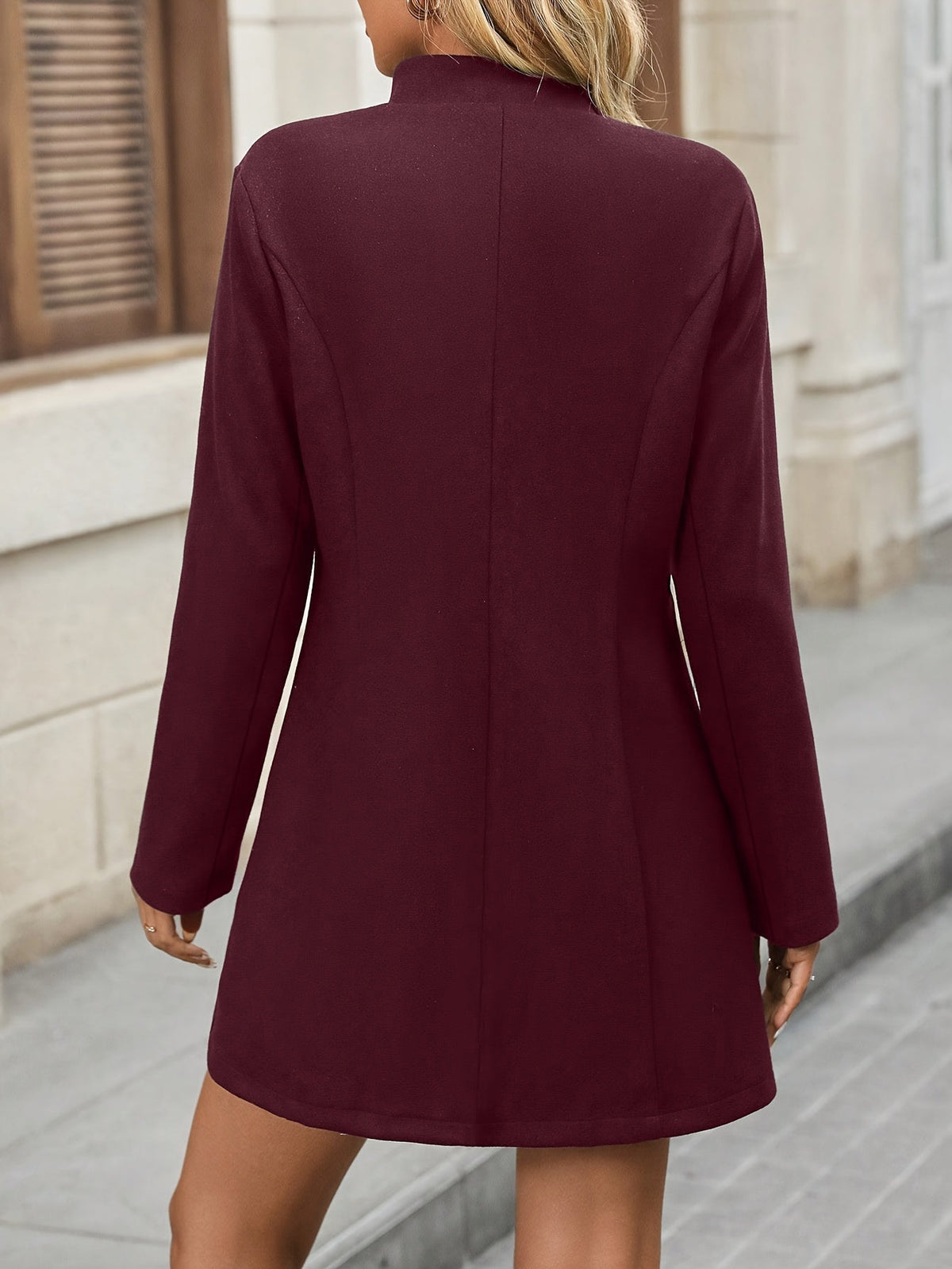 VIBELARA | ABRIGO ELEGANTE DE CUELLO RECTO Y BOTONES CLÁSICOS