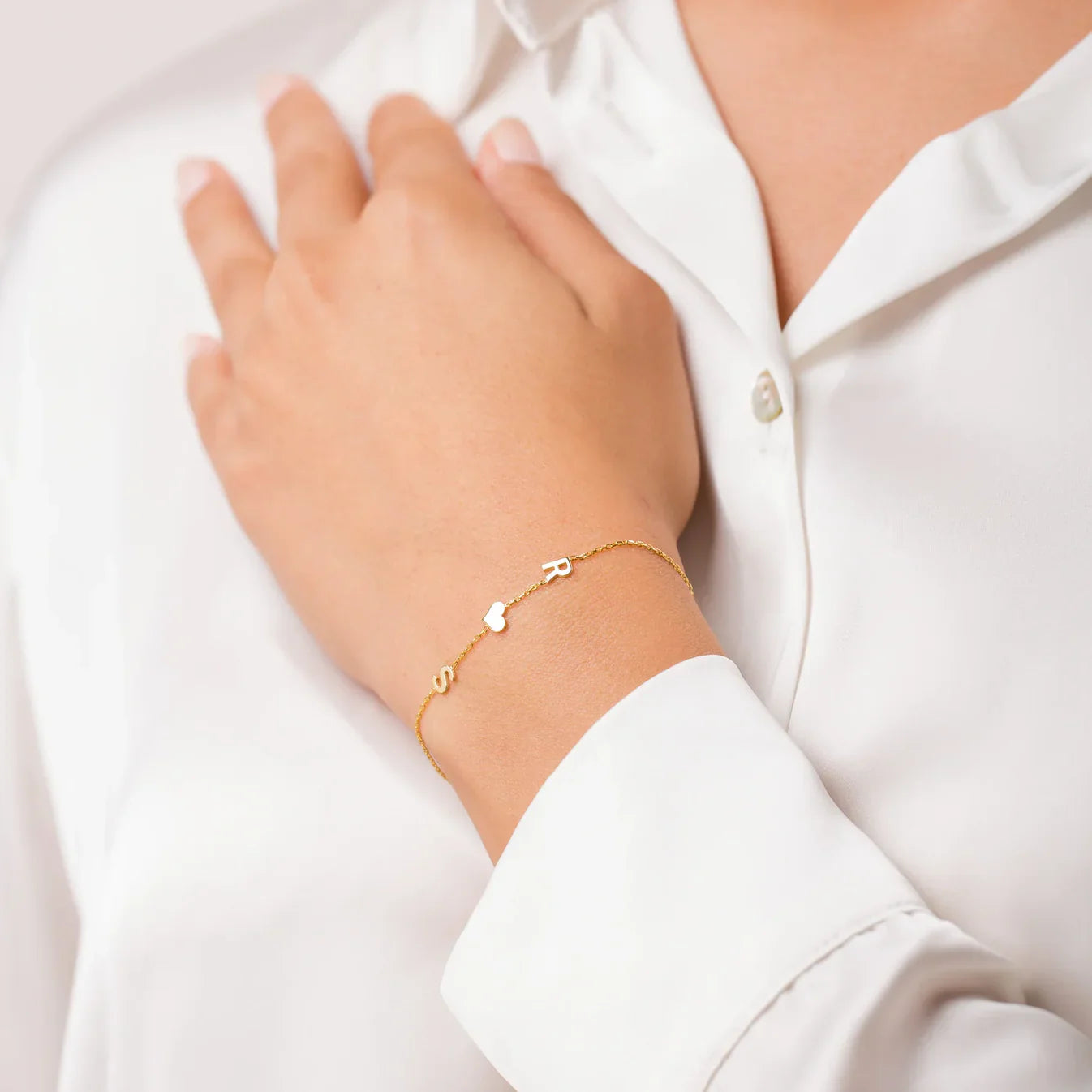 Pulsera personalizada con iniciales a los lados