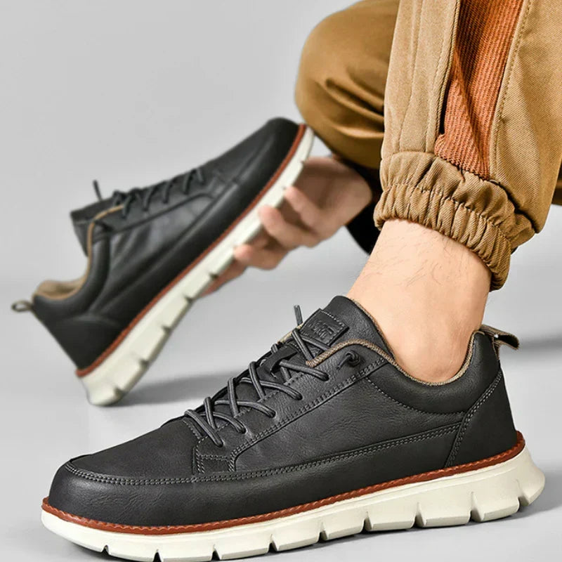 VIBELARA | SNEAKERS DE CUERO CON SOPORTE