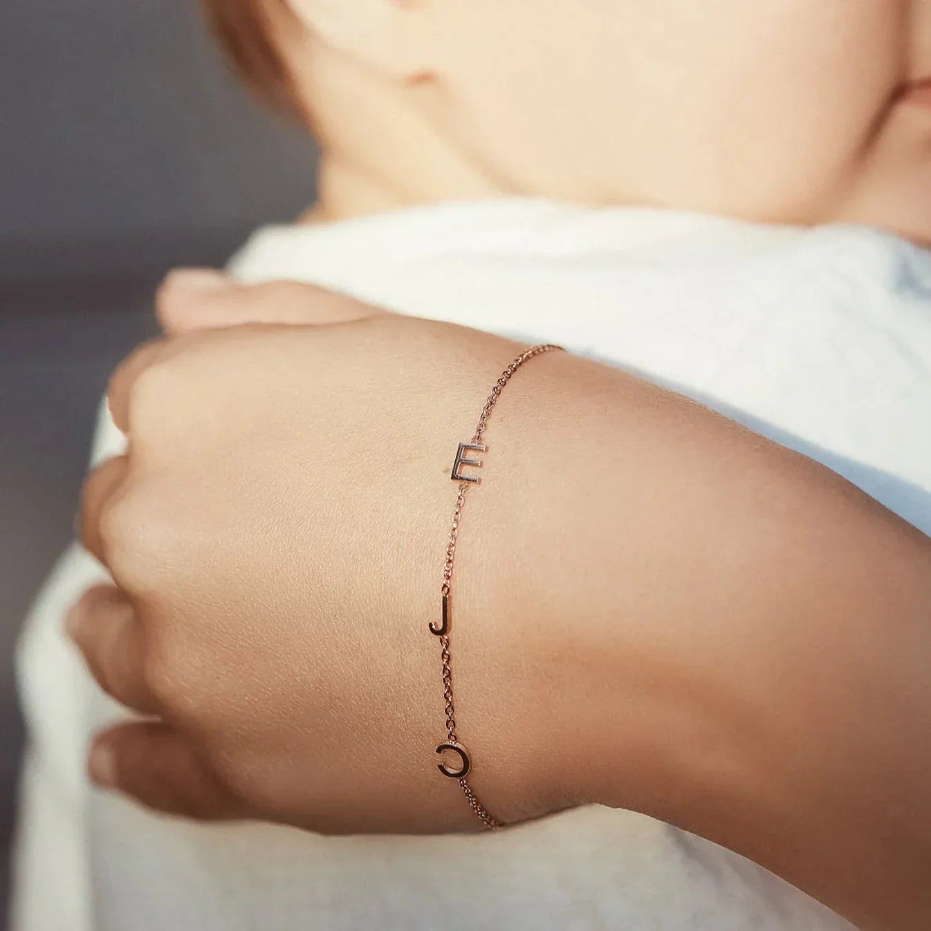 Pulsera personalizada con iniciales a los lados