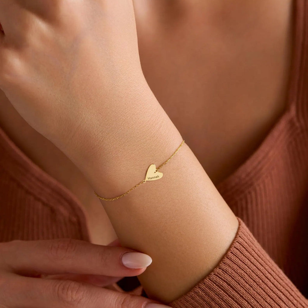 Pulsera personalizada grabada con forma de corazón