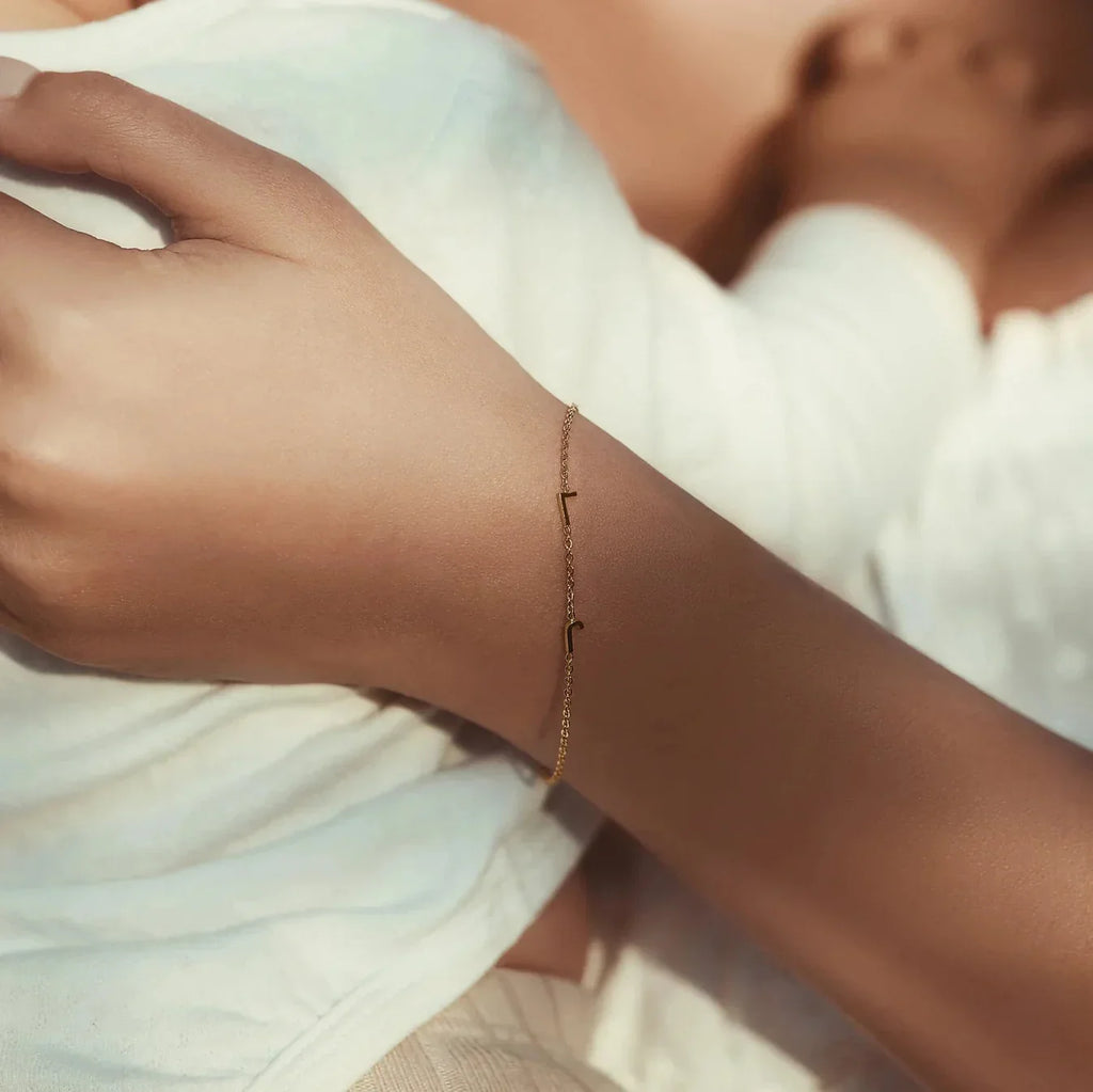 Pulsera personalizada con iniciales a los lados