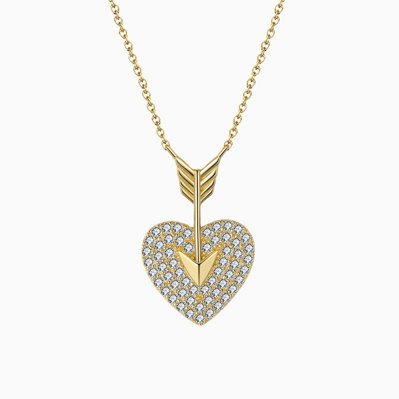 Collar con corazón de flecha