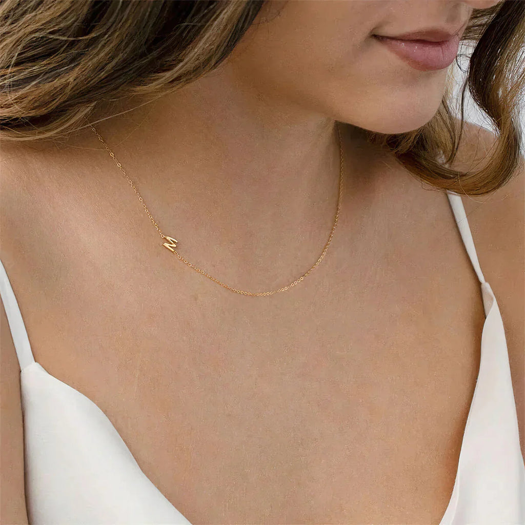 Collar personalizado con iniciales a los lados