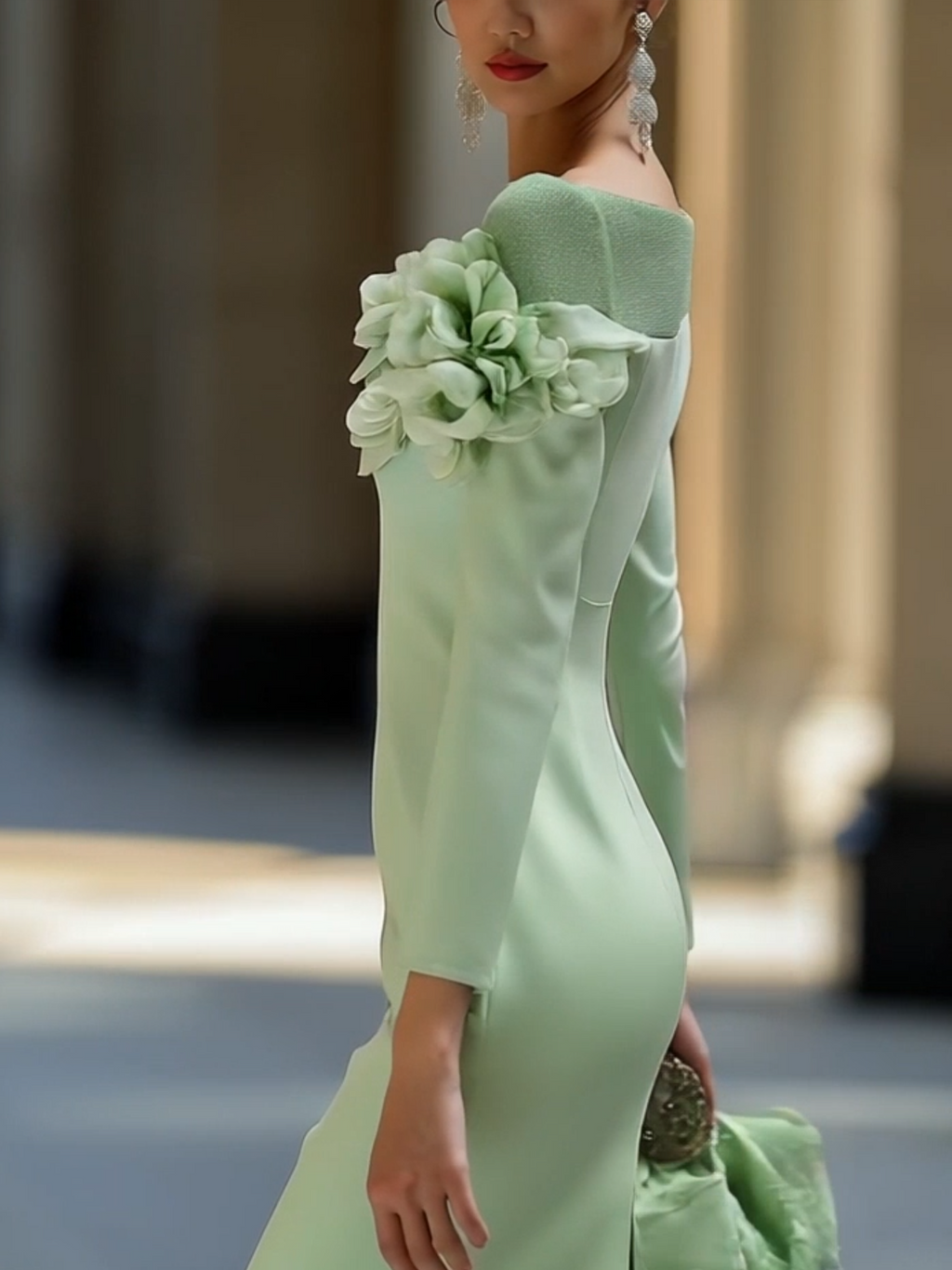 VIBELARA | VESTIDO DE LUJO CON HOMBROS DESCUBIERTOS