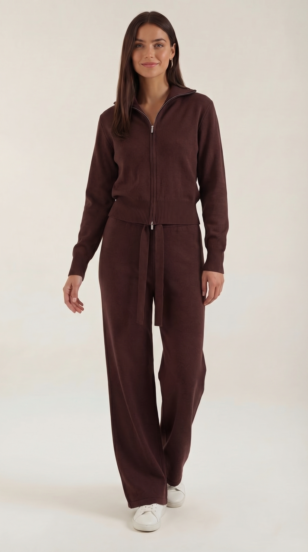 Conjunto cómodo con cremallera y pantalón a juego