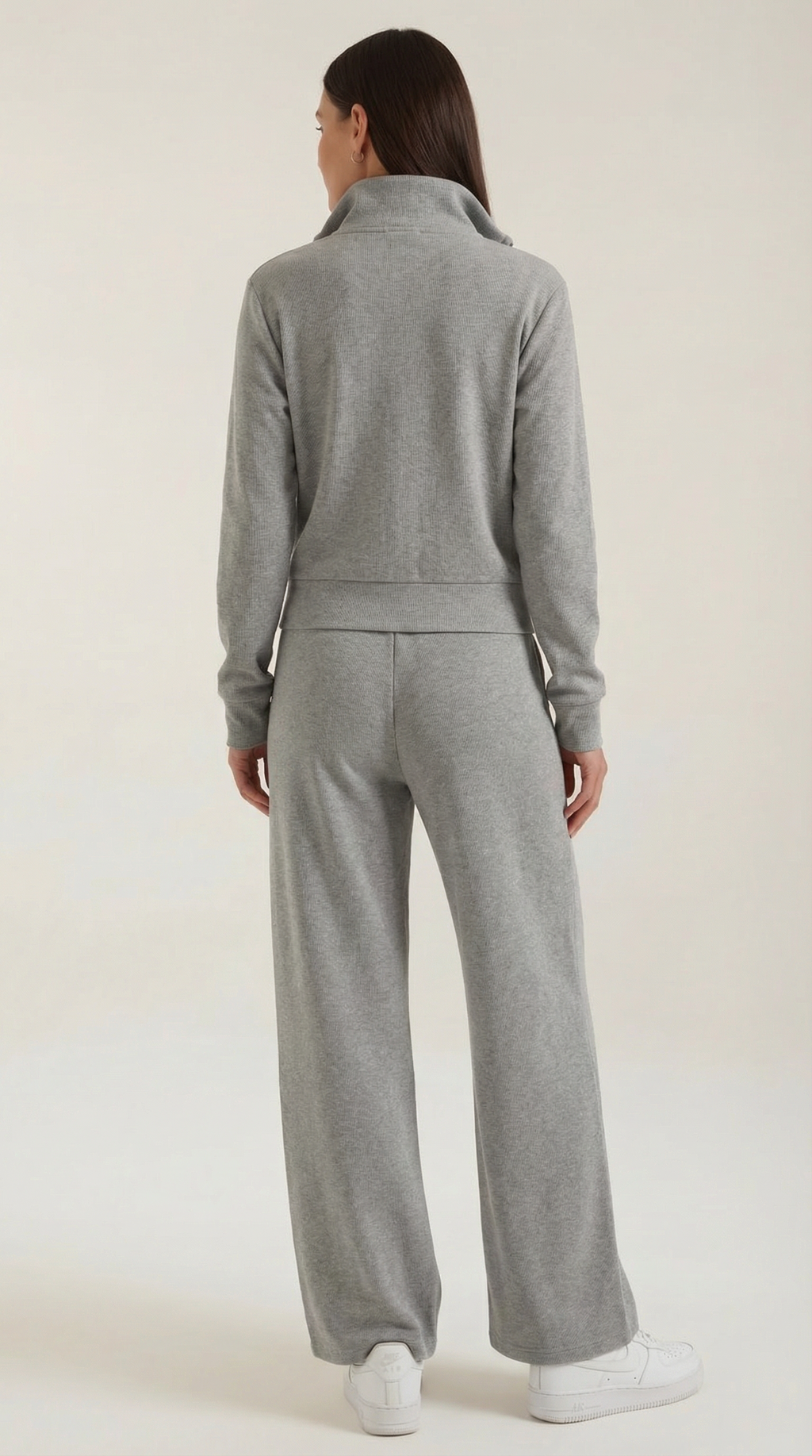 Conjunto cómodo con cremallera y pantalón a juego