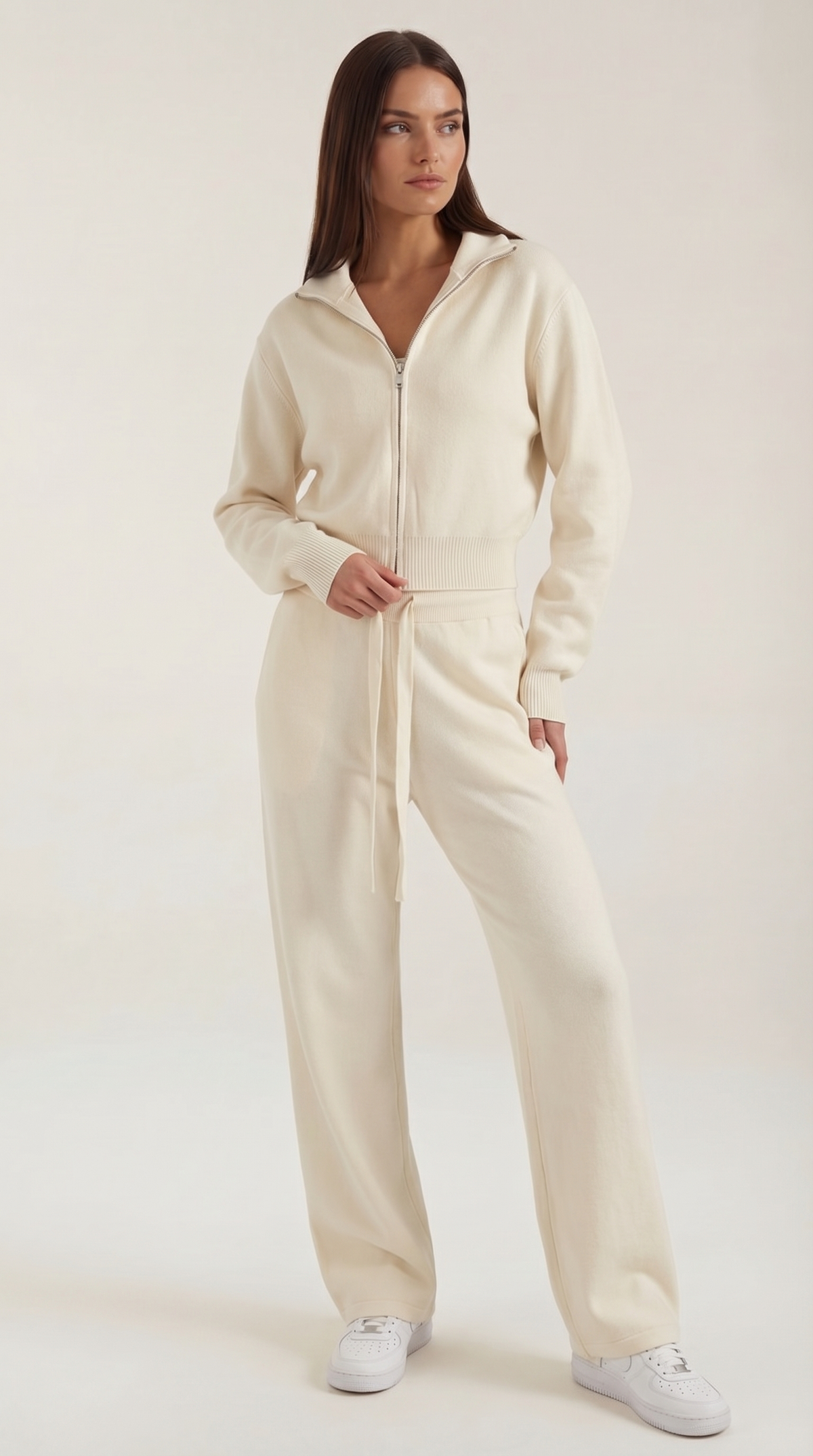 Conjunto cómodo con cremallera y pantalón a juego