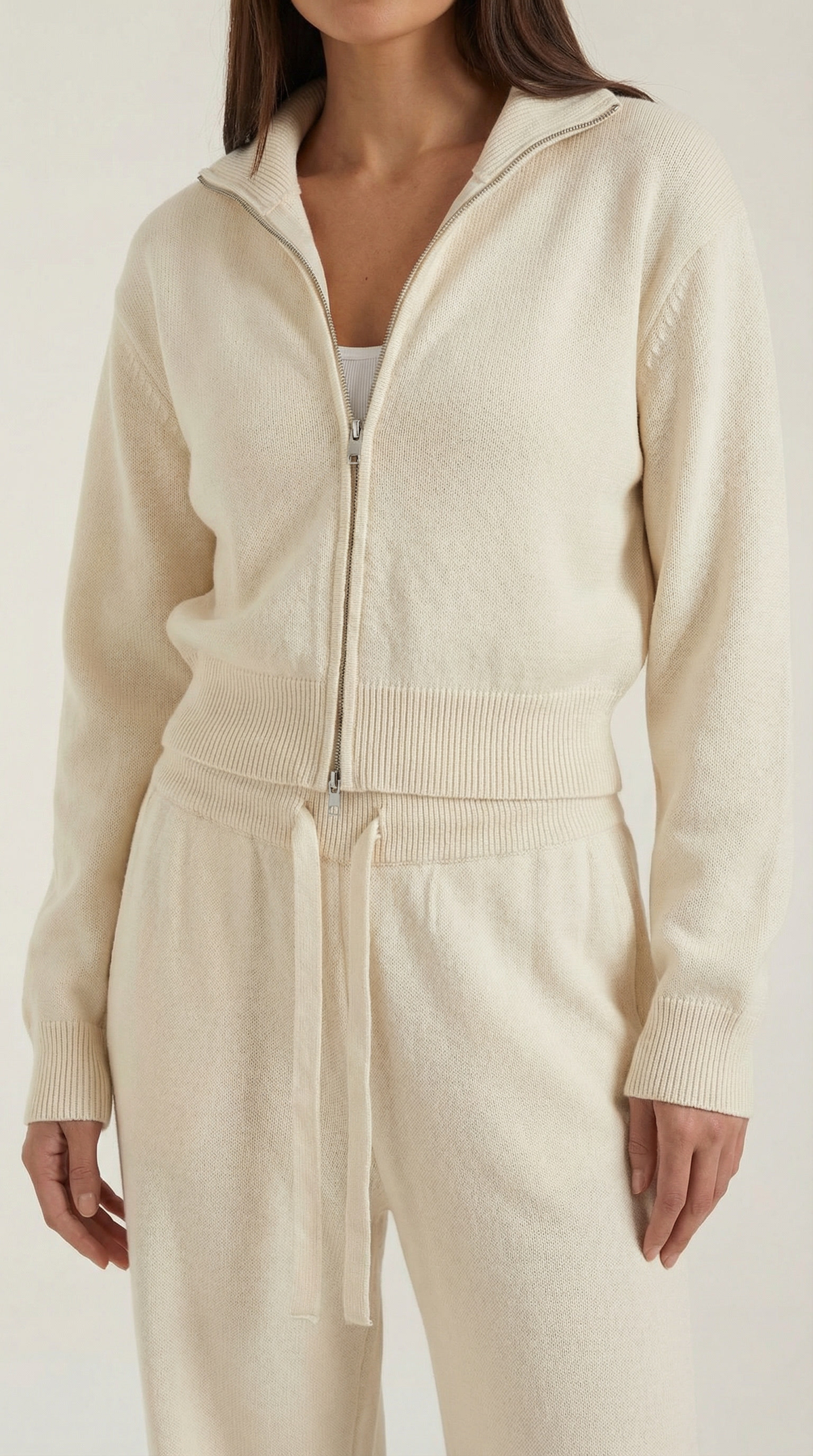 Conjunto cómodo con cremallera y pantalón a juego