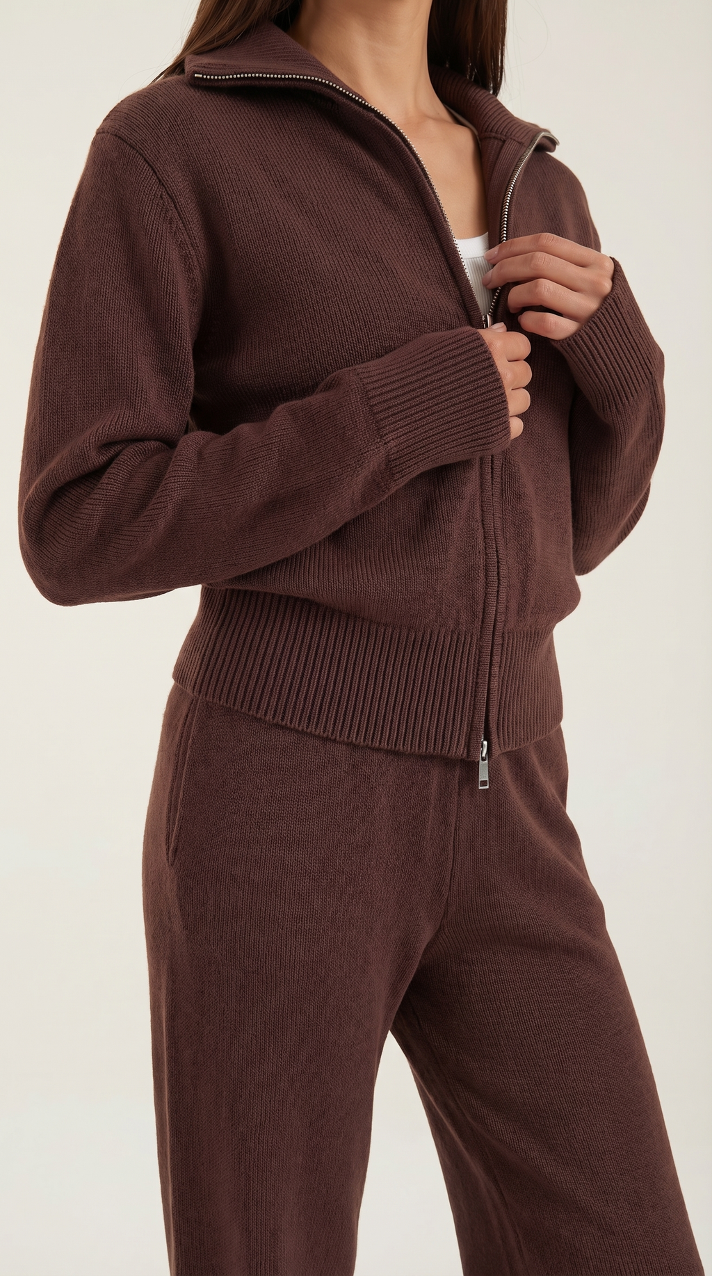 Conjunto cómodo con cremallera y pantalón a juego