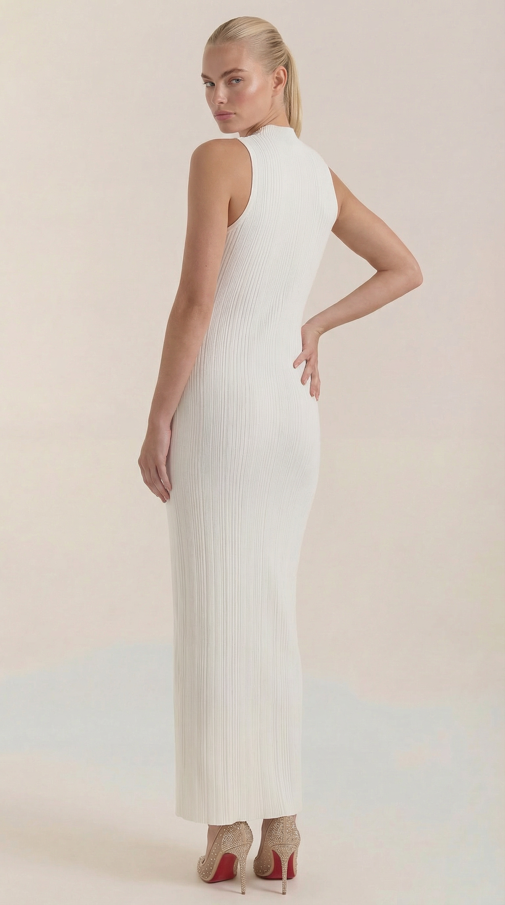 Vestido midi ajustado de cuello alto Sonia