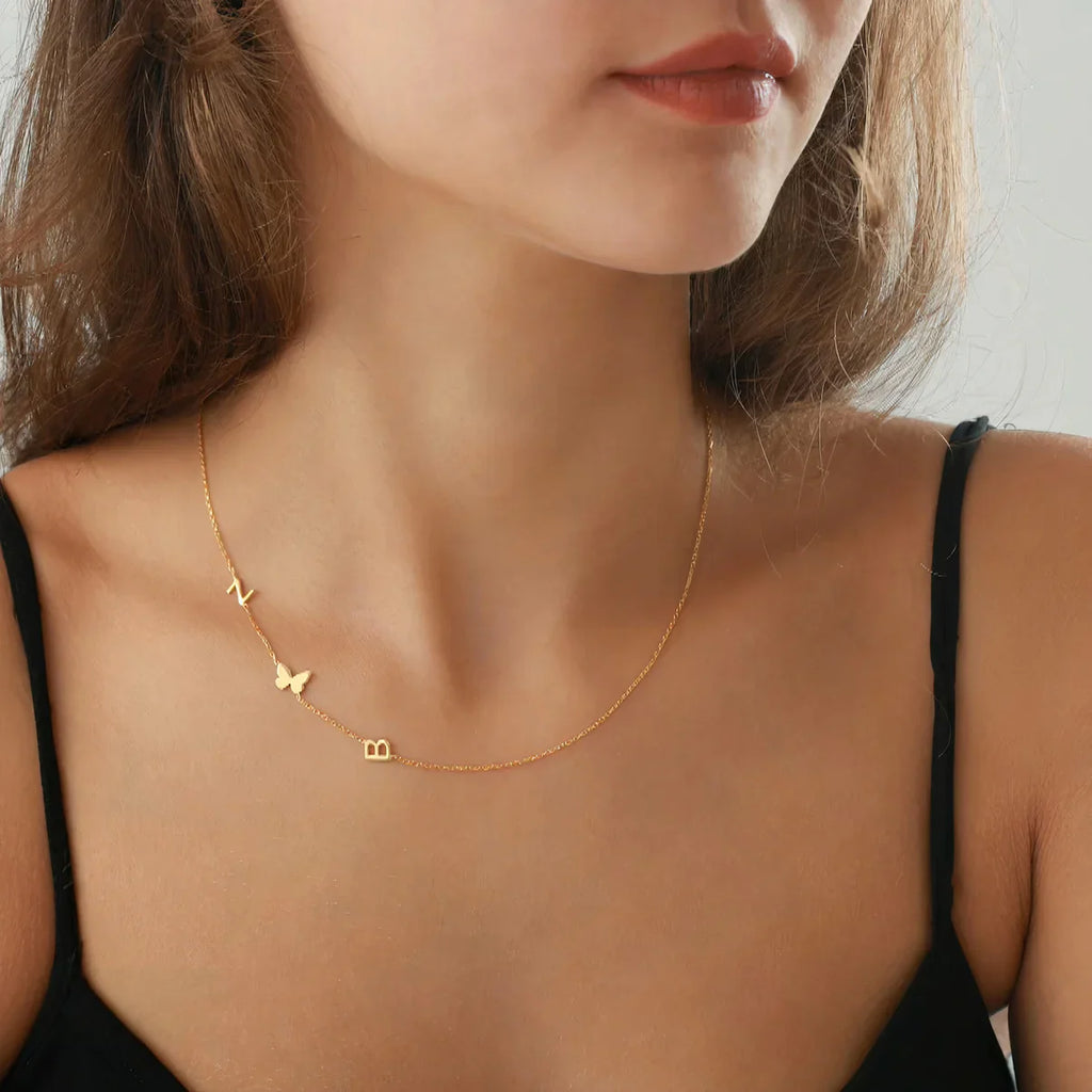 Collar personalizado con iniciales a los lados